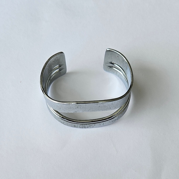 Cuff - Picture 4 of 6